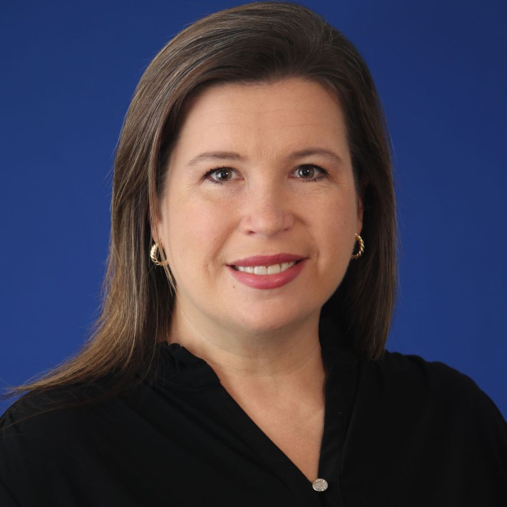 Headshot of Julie Furst.