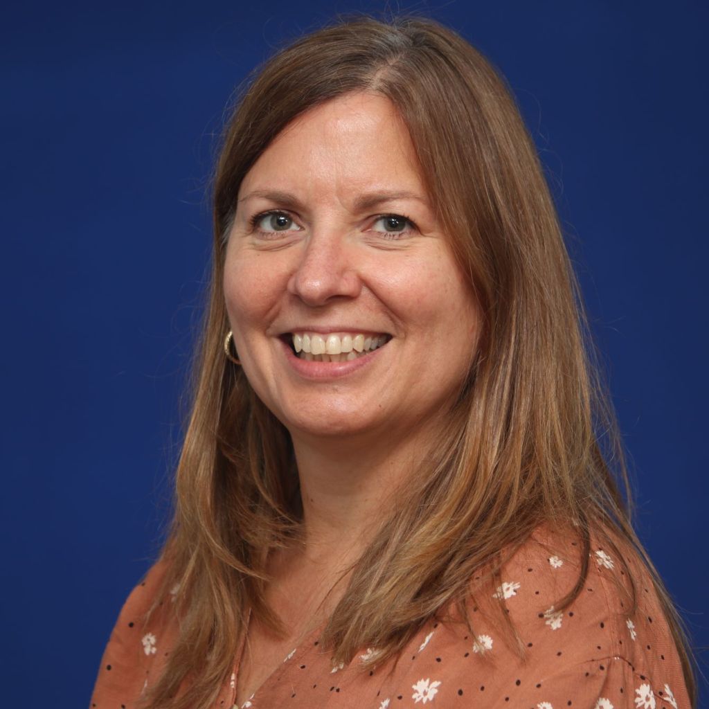 Headshot of Terri Yates.